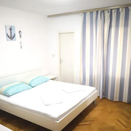 Apartment 12 Brigita Makarska